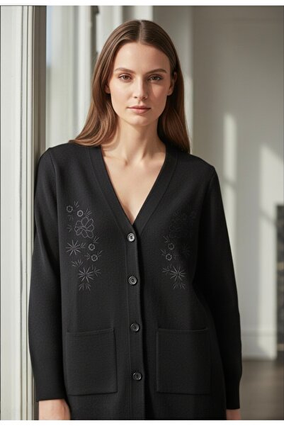 ENDAMIM Plus Size Knitwear Cardigan with Pockets Medium Thickness