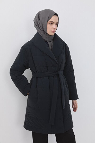 Nihan Şal Yakalı Kapitone Kaban Lacivert