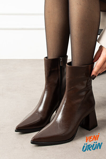 diya shoes حذاء نسائي من هيليبو للاستخدام اليومي بنعل سميك وتفاصيل سحاب، تصمي...