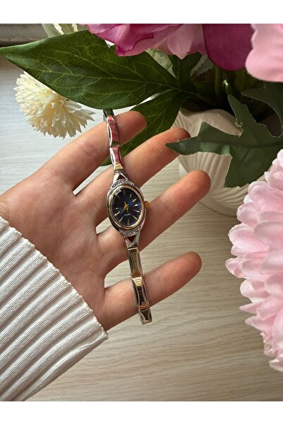 rubsey ساعة يد نسائية كلاسيكية بتصميم ريترو مينيمال معدني باللون الأزرق الداك...