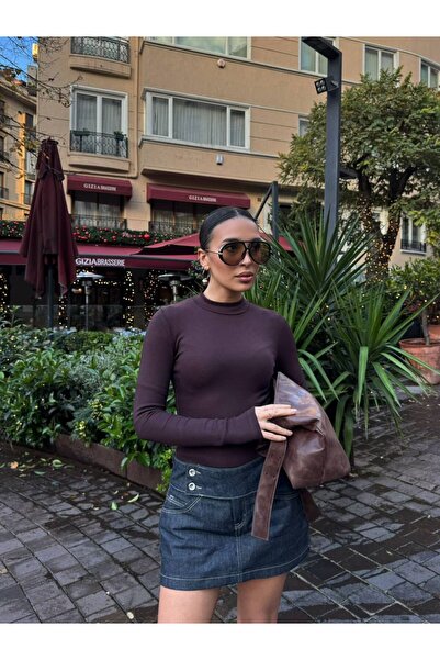 FREZZBİ Women's Slim Fit Classic Cut Mock Neck Finger Insert Blouse