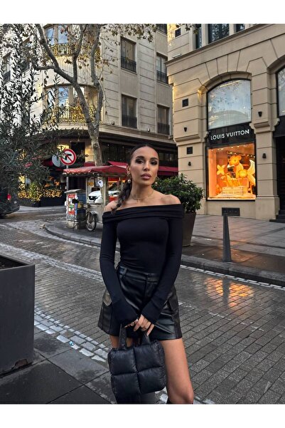 FREZZBİ Kadın Slim Fit Madonna Yaka Kayık Yaka Parmak Geçirmeli Bluz