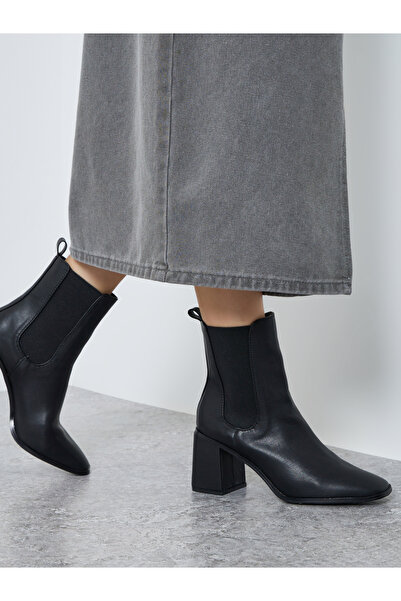 Styli Women Black Block Heel Chelsea Boots
