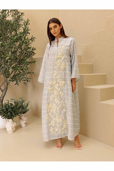 IKKXA جلابية مطبوع بلونين ذهبيين مزينة بالترتر