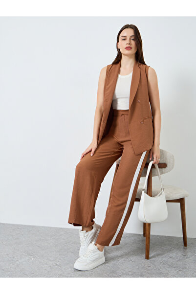 Styli SLEEVELESS BLAZER WITH STRAIGHT LEG PANTS WITH SIDE STRIPE