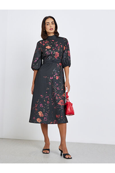 Styli فستان ميدي بقصة واسعة من الأسفل، بأكمام ثلاثة أرباع وطبعة زهور، مع حزام...