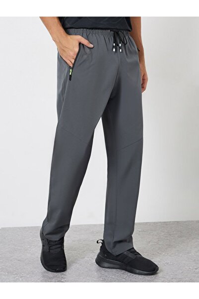 Styli Men Solid Relaxed Track Pant with Contrast Zipper