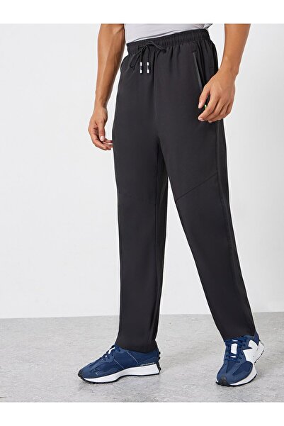 Styli Men Black Relaxed Fit Trackpants