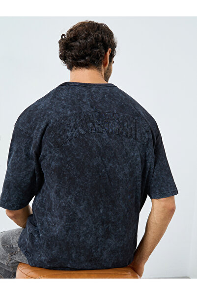 Styli Men Black Acid Wash Oversized T-Shirt