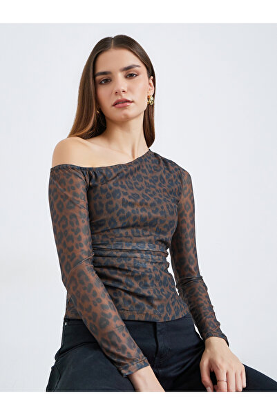 Styli Women Brown Animal Print Fitted Knit Top