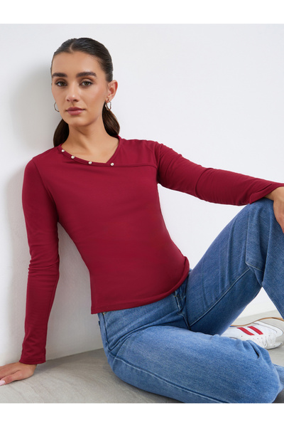 Styli Women V Neck Stud Detail Fitted T-Shirt