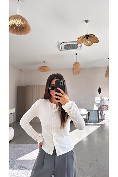 Buket Teke Bluză modală ecru cu închidere cu capse