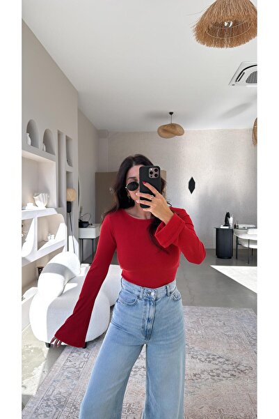 Buket Teke بدلة ريبانا إسبانية حمراء اللون