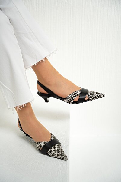 LAMİNTA حذاء نسائي بكعب عالي من GEZY مصنوع من القش الأسود بقصة غير متماثلة