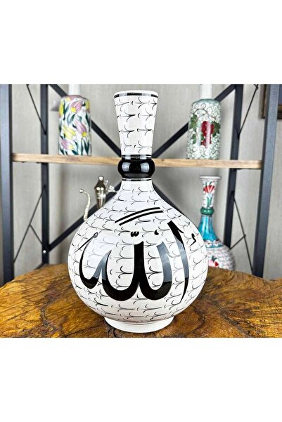 Çini Evi مزهرية فخارية بعبارة الله في اللغة التركية