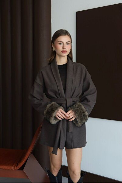 KaraAS Women's Cashmere Coat Unlined and with Fixed Fur Sleeves