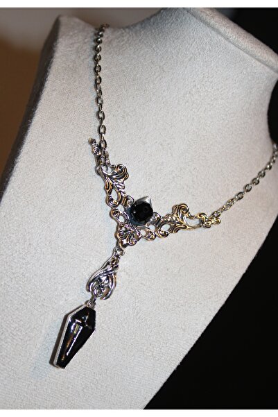 Mournbelle Gotik "Mors Elegance" Yarasa ve Tabut Detaylı Kolye (El yapımı)