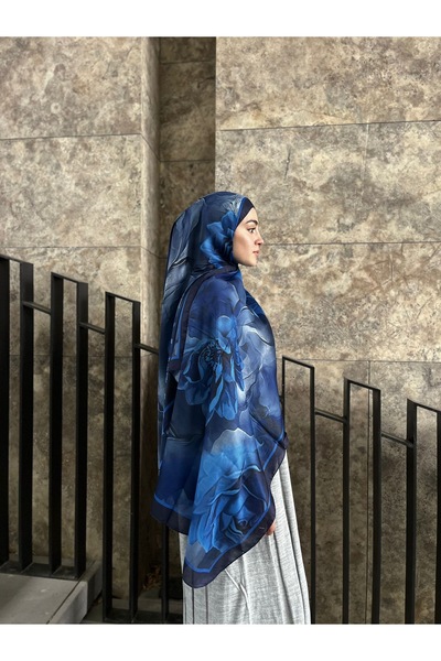 Diella Rose Pattern Cotton Shawl