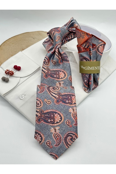 Gutiero Classic Tie with Gray Paisley Patterned Handkerchief