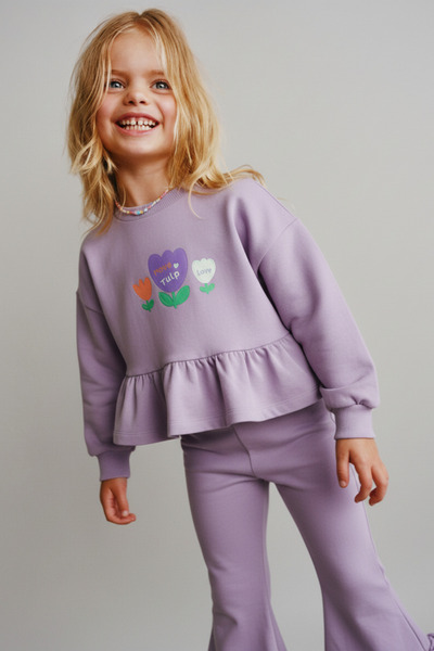 Magu Дівчачий бавовняний комплект з ліловим квітковим принтом - Світшот з воланами, легінси з іспанськими штанинами