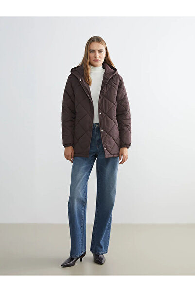 LC Waikiki Kapüşonlu Kapitone Kadın Şişme Mont