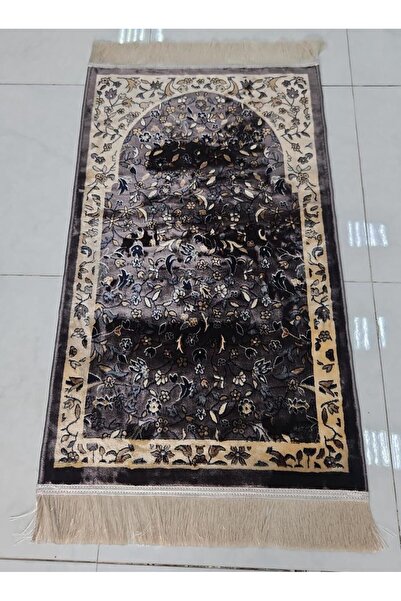 FABRIC سجادة رمادية بنقوش زهور كثيفة وإطار بيج مزخرف بمقاس $70 \times 110$ سم.