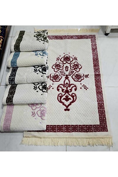 FABRIC سجادة صلاة بيضاء بنقشة مركزية كبيرة وألوان أطراف متعددة تضفي لمسة من ا...