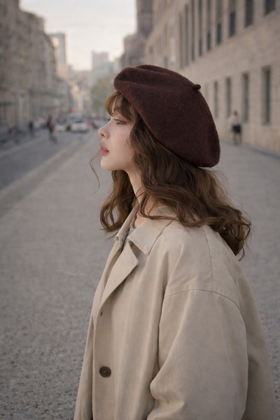 keisy Kadın Ressam Bere (Kahverengi)