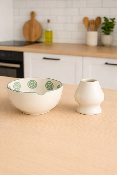 MATCHİVA طقم سيراميك فاخر من قطعتين - وعاء ماتشا أصلي (تشاوان) وحامل خفاقة (ك...