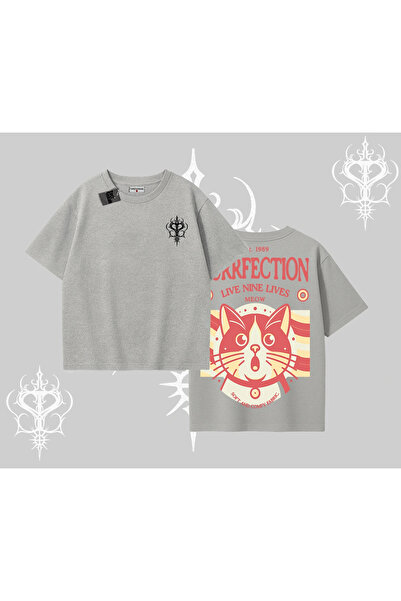 Tarzsokak تيشيرت قصة فضفاضة بتصميم القط ذو التسع حيات