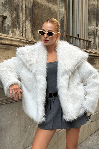 Cool & Sexy Faux Fur Premium Plush Jacket Ecru
