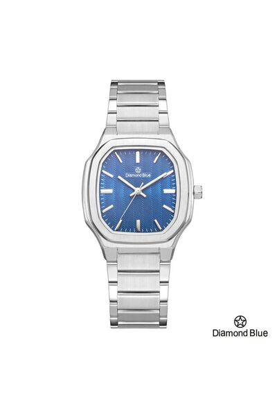 Diamond Blue ساعة دايموند بلو بسور فضي وصحن أزرق سماوي بنقوش طولية، تجمع بين الحيوية والأناقة.
