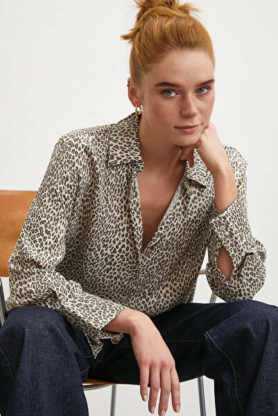 Never more imprimeu leopard Cămașă din satin de viscoză crem