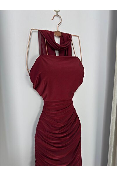 Dkan فستان برغندي (عنابي) دافئ، يمنحك إطلالة ملكية لافتة