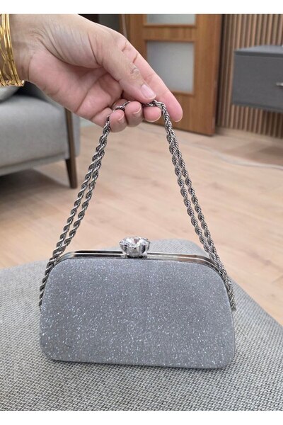 ÇANTAM GELSİN Poate fi găsită o geantă lungă cu lanț pentru rochie de seară a...