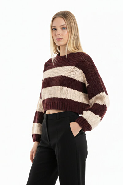 Ulino Pulover tricotat crop burgundy cu dungi ecru - Pulover de iarnă cu text...