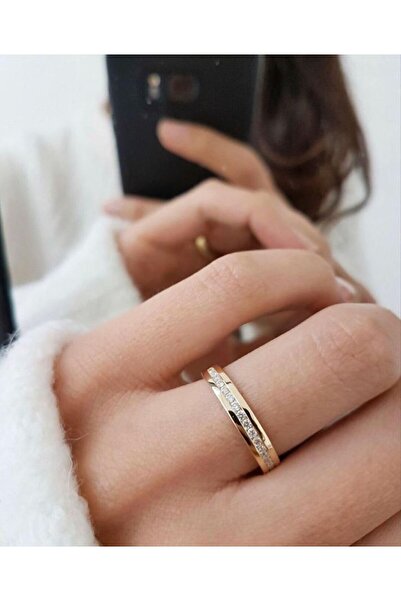 Alyans GÜMÜŞ 4 MM ÖZEL EL İŞİ TAMTUR ZİRKON TAŞ MIHLAMALI 925 AYAR ÜZERİNE 14 AYAR ALTIN KAPLAMALI