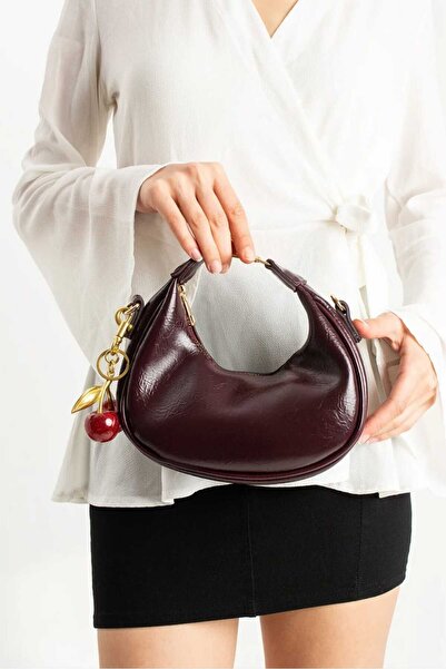 ÖZÜM TAKI حقيبة يد وكتف نسائية باللون الأحمر الداكن مع هدية ساحرة على شكل كرز