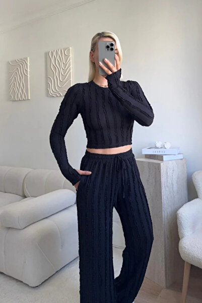 MARTYZ Crew Neck Reverse Stitching Finger-Loop Crop and Pants Set