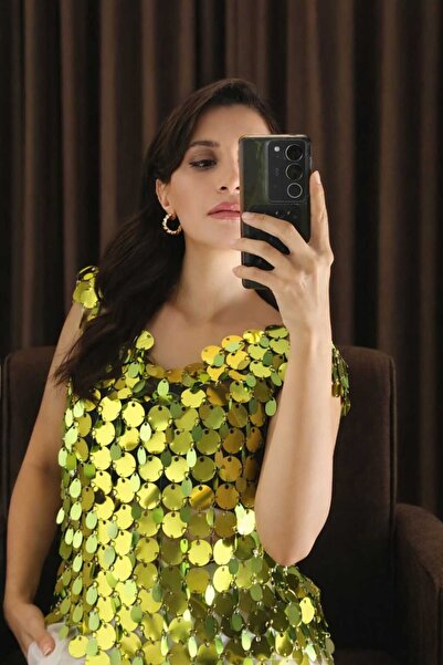 Mother hand Pullu payet t-shirt bluz kayık yaka omuz açık