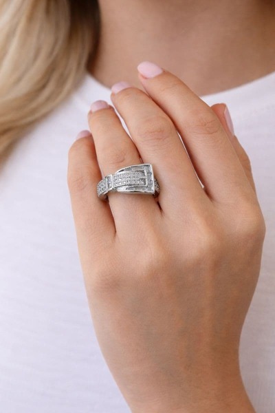 BY YASİN TOPÇU 💠 💎   Ring with the Name of the Item, "Baguette Sparkle with...