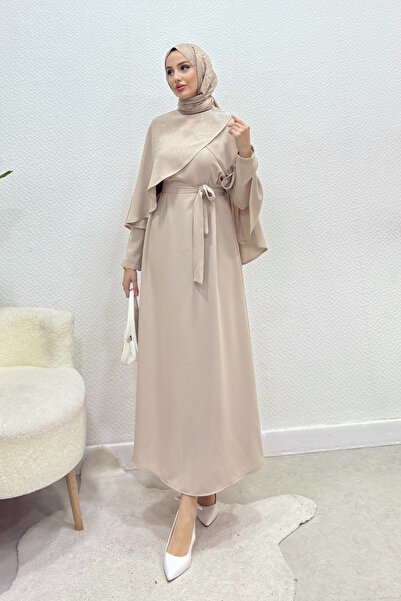 Tesettür Diyarı Βραδινό φόρεμα ισλαμικής ενδυμασίας από ύφασμα κρεπ με λεπτομ...