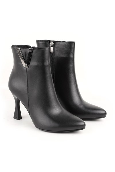 Libero Women's Thin Heeled Ankle Boots–Pointed Toe, Metal Detail, Zipper, Stylish Office & Casual L065.429