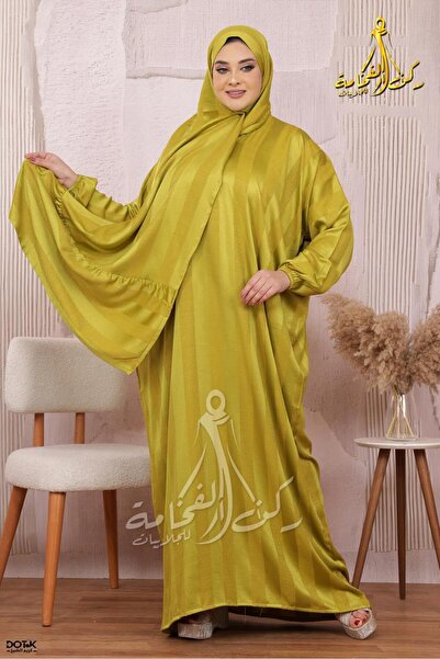 Generies Prayer dress with a headscarf and elasticated sleeves. Material: satin. Fits sizes 60-125 kg.