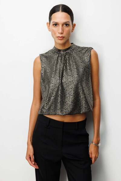 ON بلوزة قصيرة بدون أكمام بنقشة الزهور