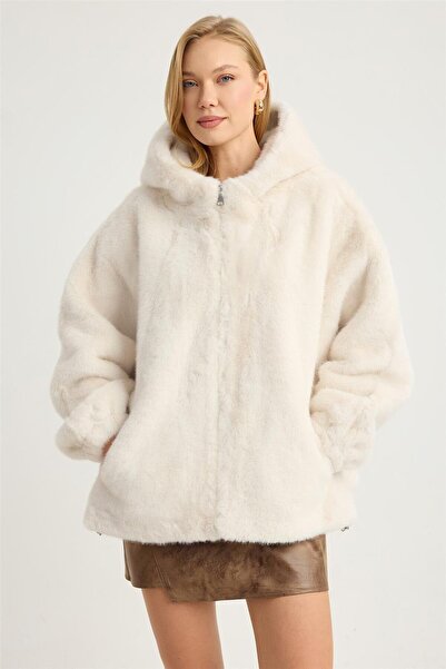 HomeStore Peluş Kapşonlu Kaban