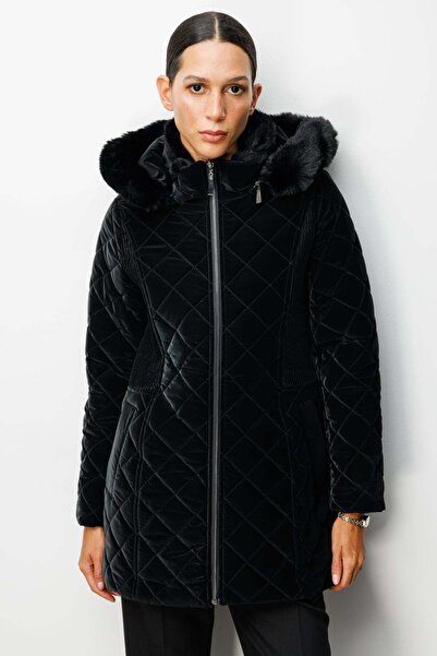 Ekol Dikiş Detaylı Kapüşonlu Şişme Mont