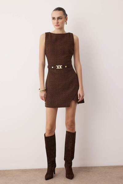Trendyol Collection Rochie scurtă/mini țesută, maro, cu detalii accesorii, TWOAW26EL00358