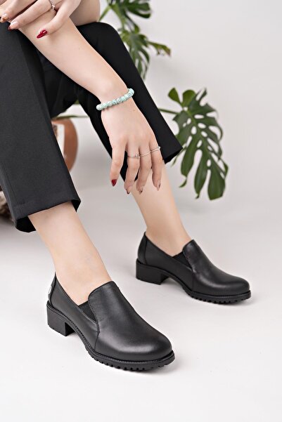 Mammamia حذاء نسائي بكعب من الجلد الطبيعي باللون الأسود D25KA 880