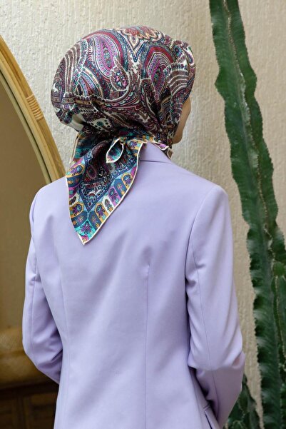 Vissona %100 Twill İpek Etro Desenli Krem Renkli 90x90 Eşarp Dikim Şekli : El...